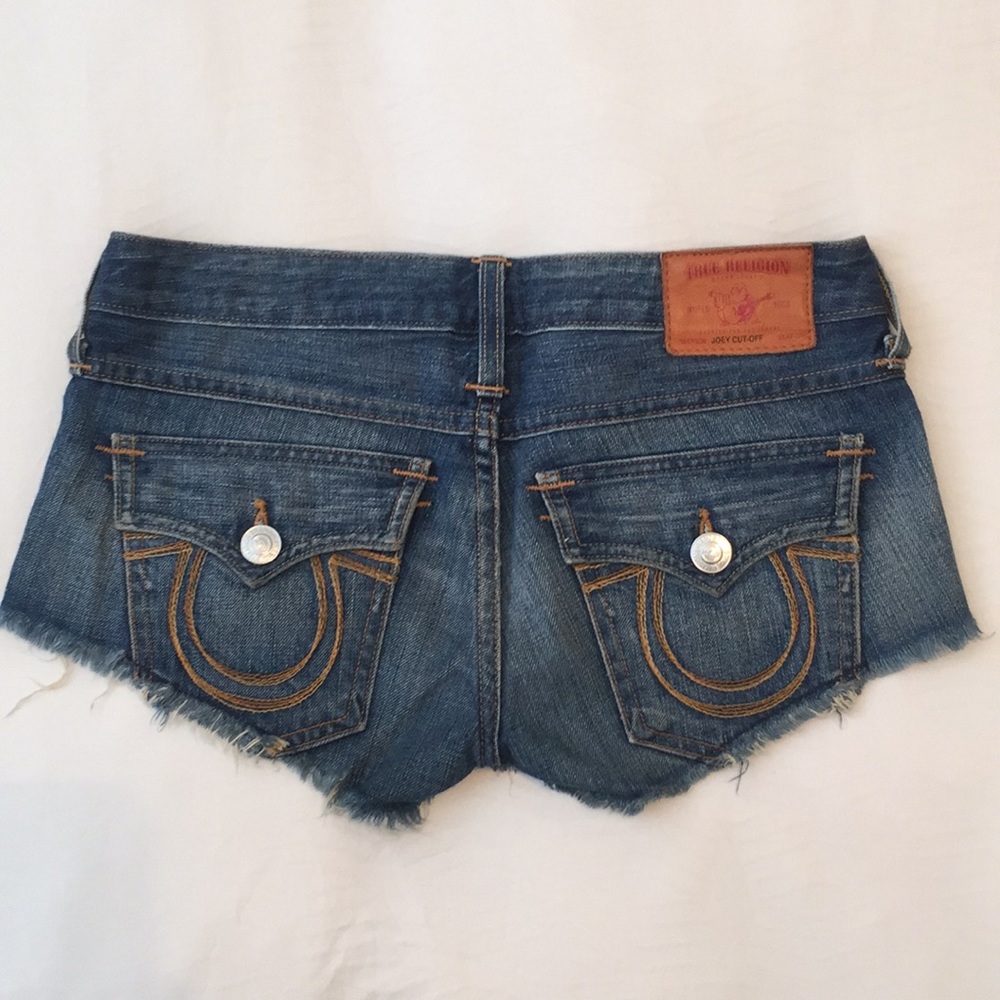 True Religion. Joey cut-off. Size 25. EUC